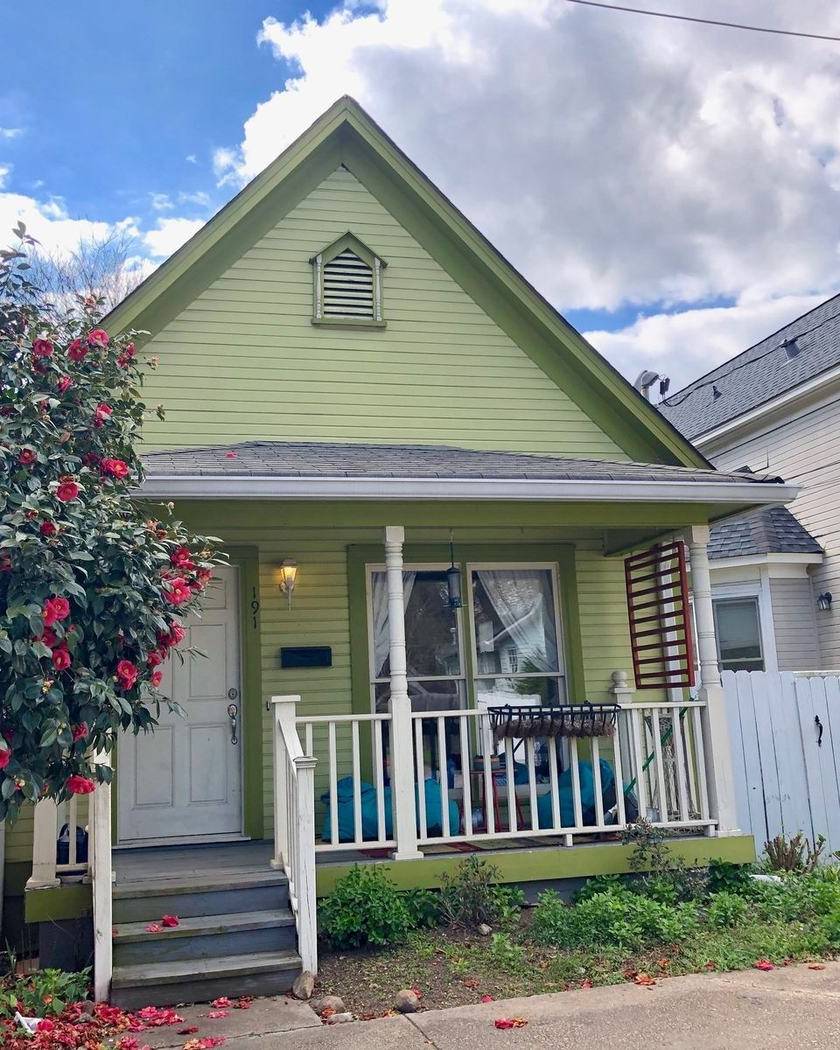 A green cottage in Cabbagetown, Atlanta